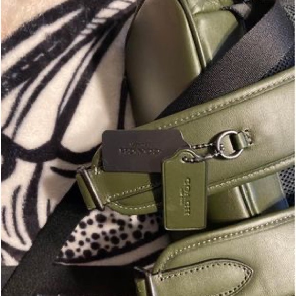 Green coach backpack - Picture 6 of 6